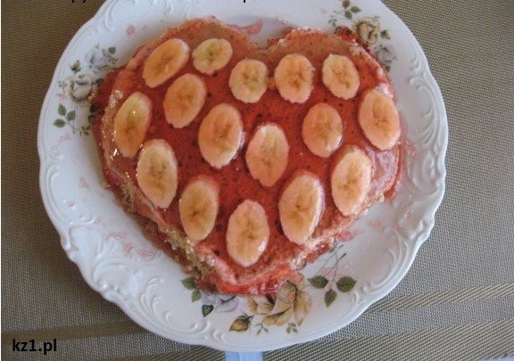 tort w kształcie serca