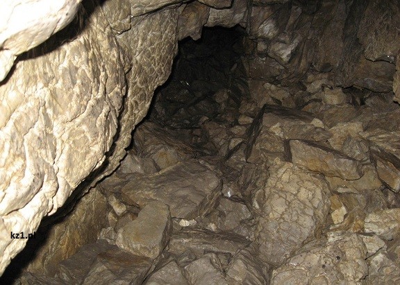 korytarze w jaskini