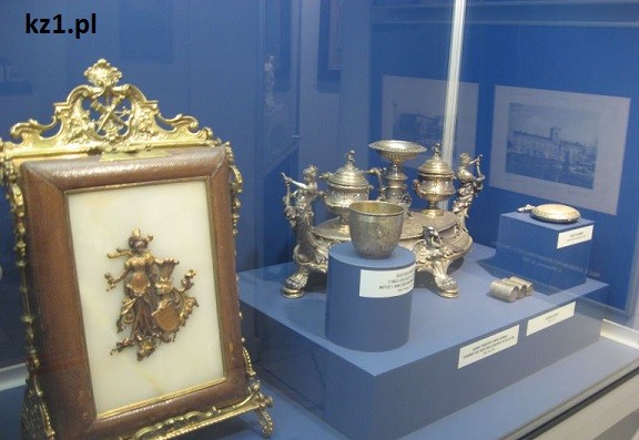 dawne naczynia w muzeum
