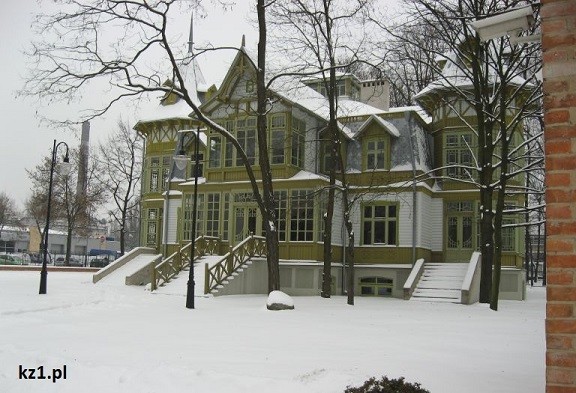 pałac w sniegu w lodzi