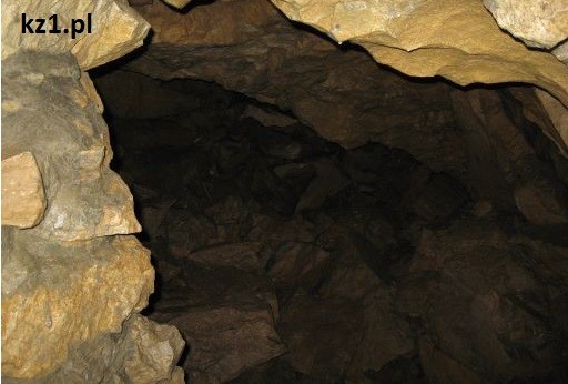 wnętrze jaskinii mroźnej